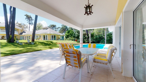 Venta En Casa Barrio Golf, Punta Del Este. - Ref: 2803