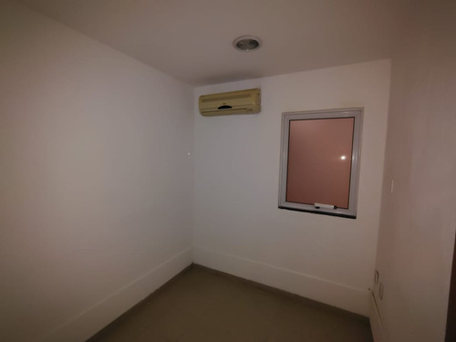 Casa En Alquiler B Centro 4 Privados, 2 Baños