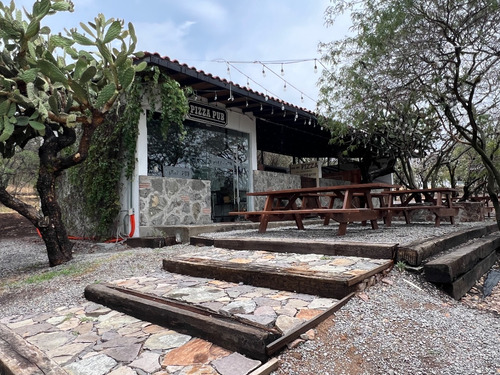 Hermoso Lote Terreno Regular Completamente Plano Propio Para Construir La Casa De Tus Sueños Dentro De Fraccionamiento Privado Real De Juriquilla.