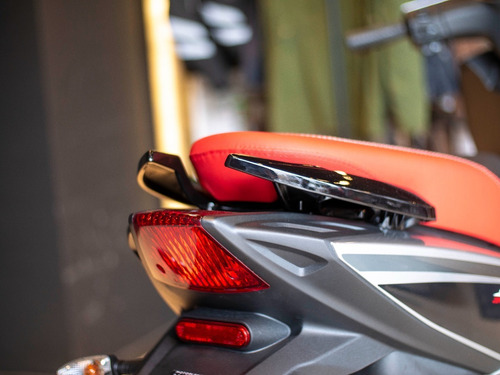 Imagen 22 de 24 de Scooter Aprilia Sr 160 Gris - Financiamiento En Cuotas