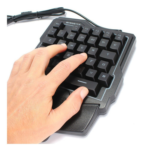 Teclado Led Semi Mecanico Gamer Uma Mão Pc Celular Jogos Cor de teclado Preto Idioma Português Brasil
