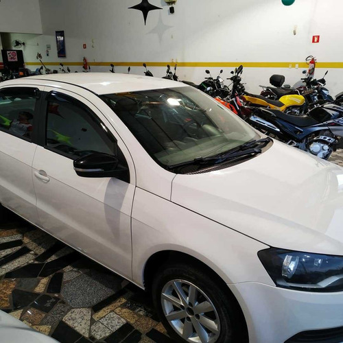 Volkswagen Voyage 1.0 Seleção Tec Total Flex 4p 2014