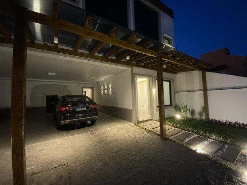 Imagem 4 de 30 de Casa 4 Suítes No João Paulo - Ca0165