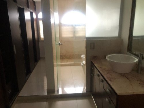 4 Dorm - Consultorio Independiente - Escritorio - Quincho - Pileta