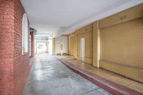 Departamento Reciclado Con Balcón Y Cochera Olivos