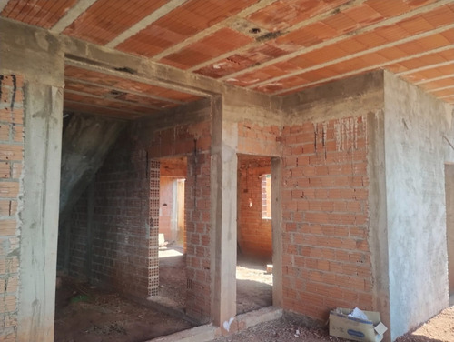 Casa Em Consturção Condomínio Fechado Em Araras