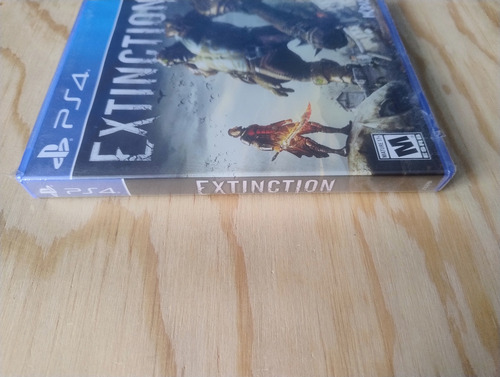 Extinction Ps4 (Usado)