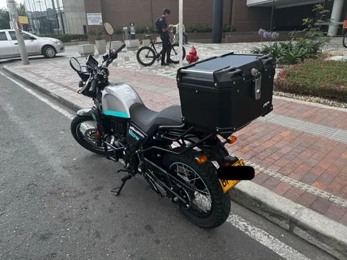 Scram 411 Royal Enfield