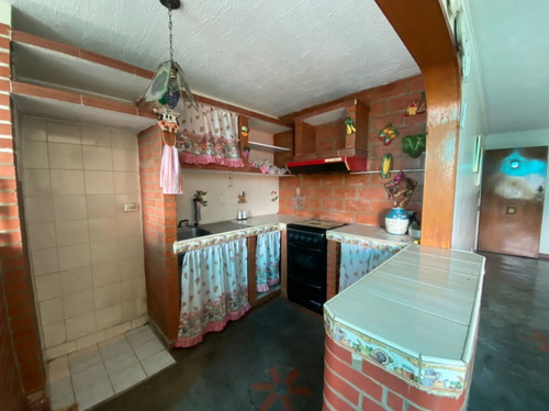 Imagen 10 de 16 de Alexora Cobos. 04144282361. Cod. 167334. Vende Confortable Y Amplio Apartamento En Urb. La Granja Naguanagua