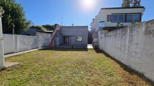 Casa Tres Habitaciones Fondo Alquiler Ituzaingo Norte