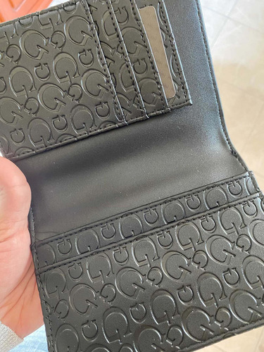 Funda Para Portadocumento Guess Ibil-krp001 Con Diseño Liso - Negro