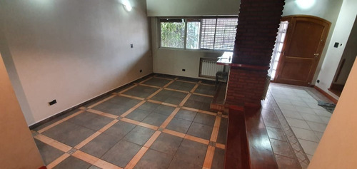 Imagen 3 de 8 de Venta- Increible Casa En La Mejor Zona !