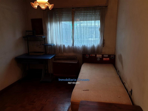 Casa De Tres Dormitorios Con Dos Gges Y Fondo