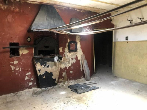 Imagen 4 de 9 de Salon Comercial En Venta Capitan Bermudez