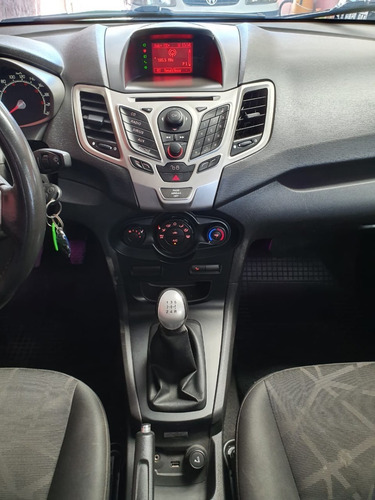 Ford Fiesta Kinectic 2012 Titanium