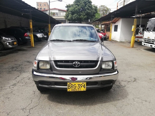 Imagen 7 de 12 de Toyota Hilux 2005 2.4l 4x2