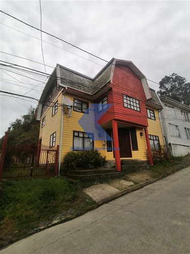 Casa En Venta De 4 Dorm. En Puerto Montt
