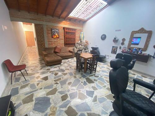 Casa En Venta Ubicada En La Ceja Sector Centro (22017).