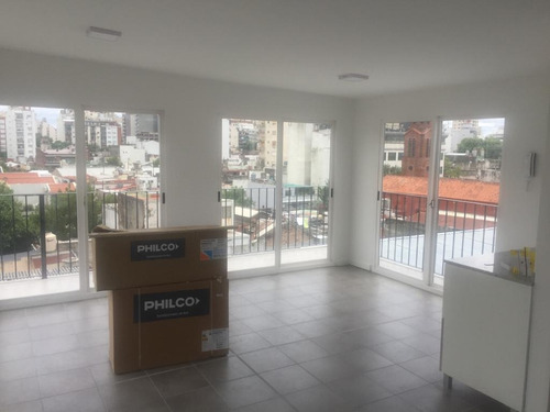 Alquilo Monoambiente Grande Muy Luminoso Con Balcón Terraza