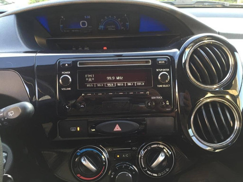 Imagem 11 de 15 de Toyota Etios 1.5 X Plus 16v Flex 4p Manual