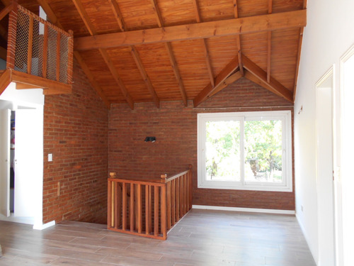 Chalet En Venta En Barrio Cerrado