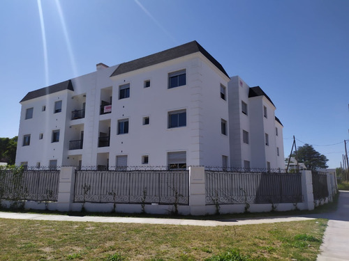 Imagen 25 de 25 de Vendo Departamento 3 Dormitorios - Cochera - Complejo Con Pileta