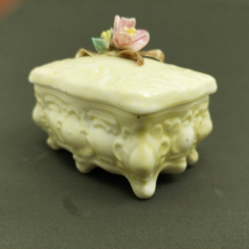 Caixa De Porcelana Porta Jóias Decorada Com Flores Azul (Usado)