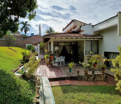 Vendo Casa En Ciudad Jardín Cali