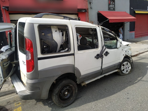 Imagem 4 de 10 de Sucata Fiat Doblo Adventure 1.8 16v E-torq Manual Ano 2012