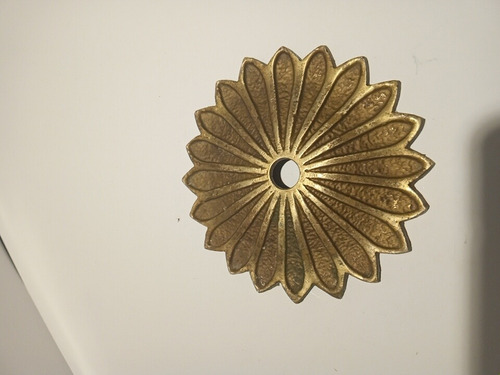 Floron Bronce Macizo Antiguo Roseta Repuesto Araña Tapa Base (Usado)