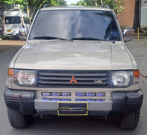 Mitsubishi Montero 3.0 V13