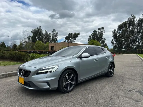 Volvo V40 2.0 T4 Drive-e R-design