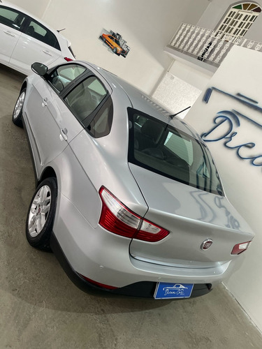 Fiat Grand Siena 1.6 16v Essence Flex Dualogic 4p