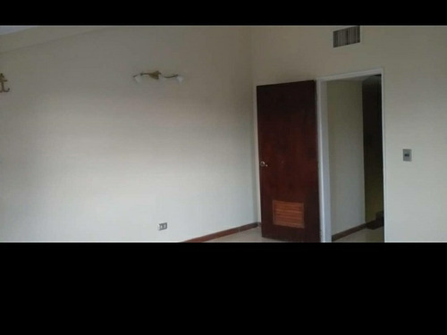 Imagen 12 de 12 de Casa Enpueblo Viejo De 3 Niveles Con Muelle - 0424-8116548