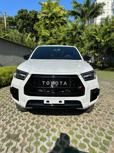 Imagen 6 de 10 de Toyota Hilux Gr Sport 2023