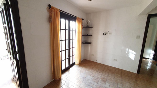 Casa 3 Ambientes En Zona Residencialexcelente Ubicación Y Comodidades- En Alquiler