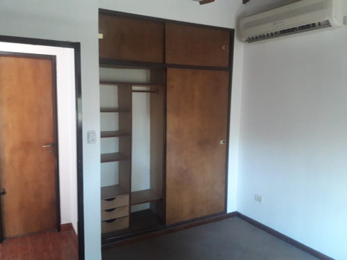 Duplex En Venta En Castelar Norte