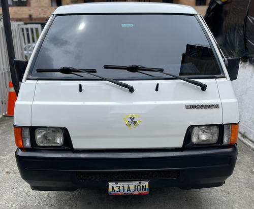 Mitsubishi L300