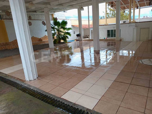 Terraza Con Departamento En Venta En El Chante, Jocotepec, Jalisco