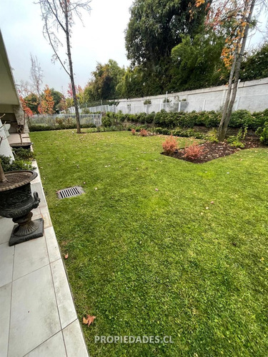 Depto En Venta De 4 Dorm. En Las Condes 800mts Jardin Propio
