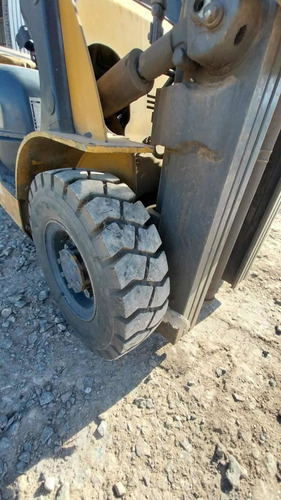 Autoelevador Cat P5000 2500kg Torre Triple C/desplazador