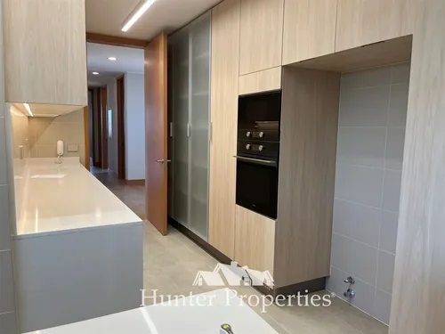 Lujoso Dpto. En Venta De 4d + Sala De Estar En Las Rastr