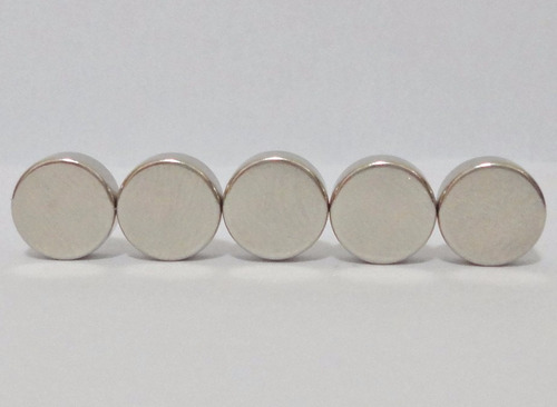Imagem 4 de 8 de Ima De Neodímio / Super Forte / 10mm X 4mm * 20 Peças*