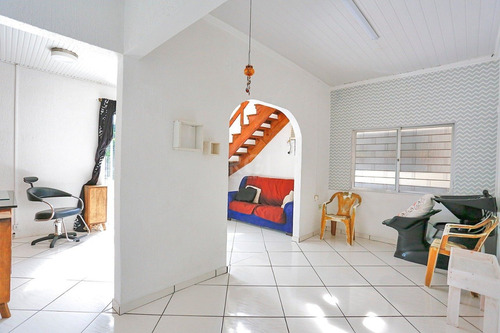 Casa Em Santa Maria Goretti Com 2 Dormitórios - Ot7856