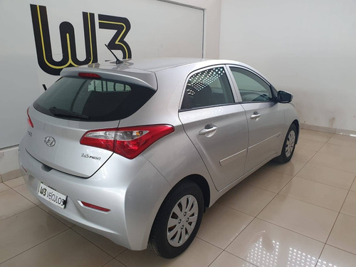 Imagem 4 de 8 de Hyundai Hb20 1.6 Comfort 16v Flex 4p Manual