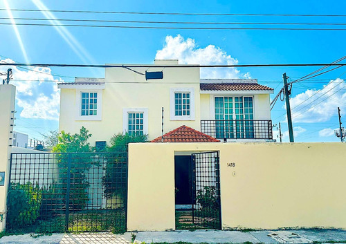 Casa Con Jardin A 3 Minutos De La Playa, En Venta Cozumel Cerca De Corpus Christi.