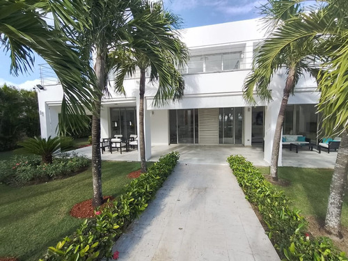 Se Vende De Oportunidad Villa En Playa Nueva Romana