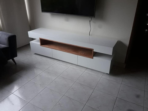 Mueble Tv Ref: Livo De 180 Cm En Madera Lacada Poliuretano