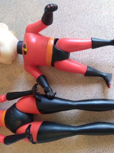 Increíbles Pixar Muñecos (Usado)