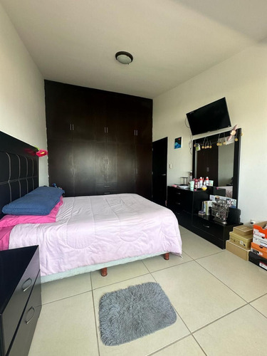 Casa En Venta En Tejeda Corregidora, 4 Habitaciones Y Jardín